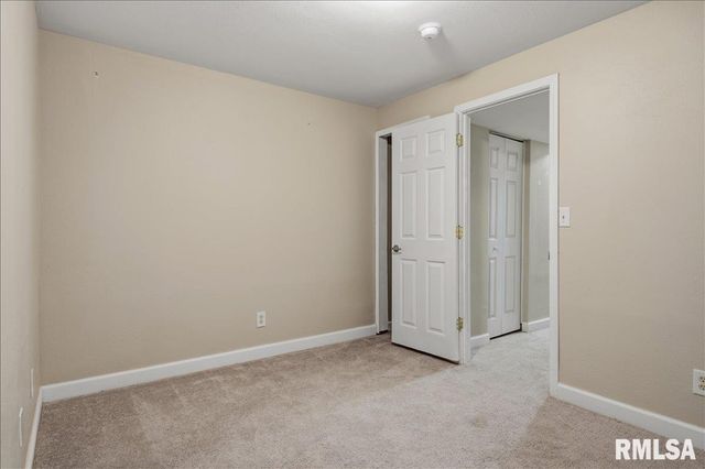 2712 Carl Prairie Drive, Springfield, IL 62703