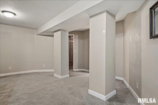 2712 Carl Prairie Drive, Springfield, IL 62703