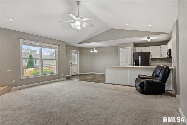 2712 Carl Prairie Drive, Springfield, IL 62703