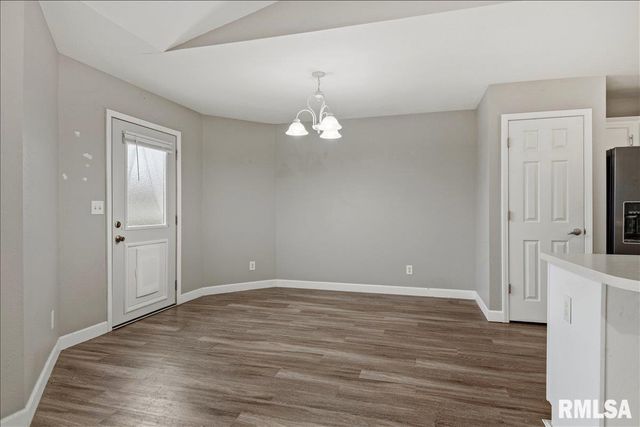 2712 Carl Prairie Drive, Springfield, IL 62703