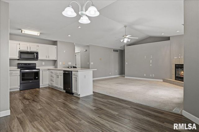 2712 Carl Prairie Drive, Springfield, IL 62703