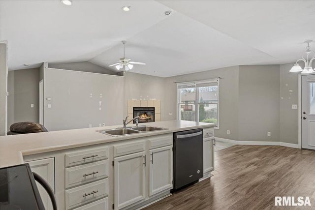 2712 Carl Prairie Drive, Springfield, IL 62703