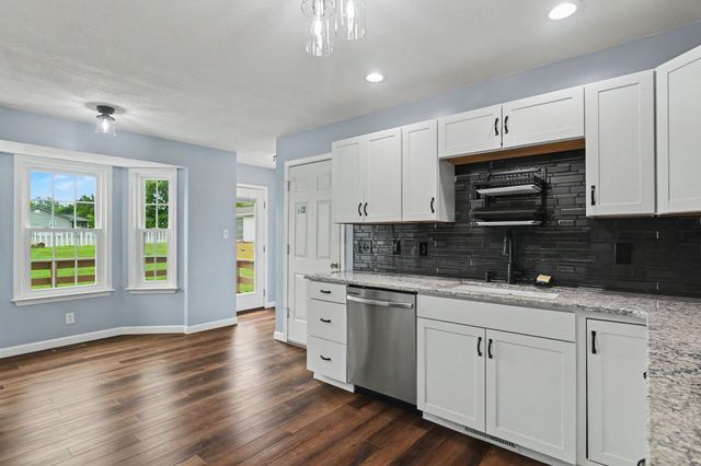 4444 Monticello Trce, Adams, TN 37010