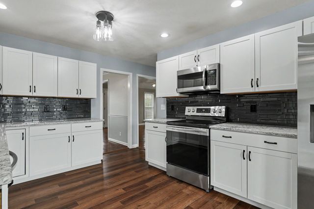 4444 Monticello Trce, Adams, TN 37010