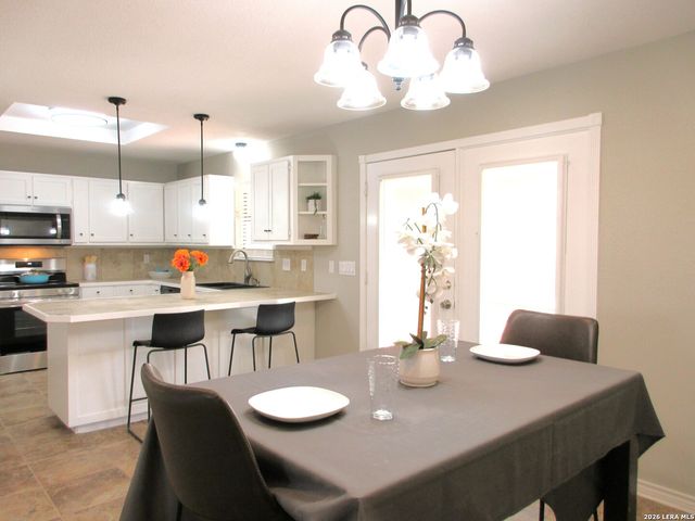 665 CENTER ST, New Braunfels, TX 78130