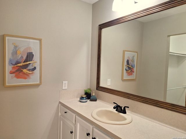 665 CENTER ST, New Braunfels, TX 78130