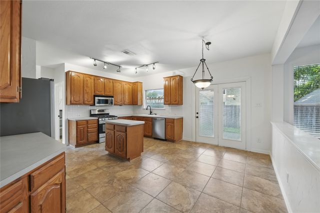 916 Sugarberry Lane, Flower Mound, TX 75028