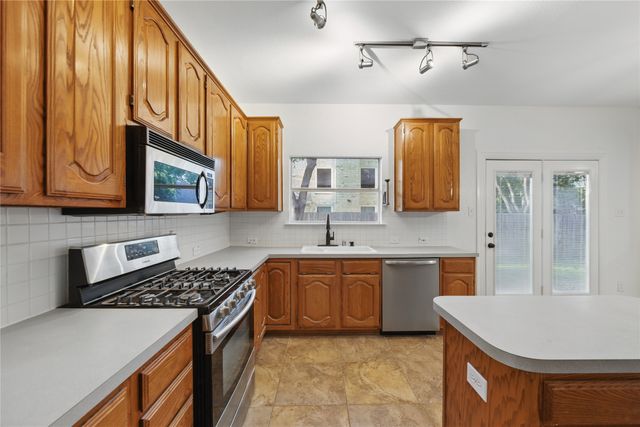 916 Sugarberry Lane, Flower Mound, TX 75028