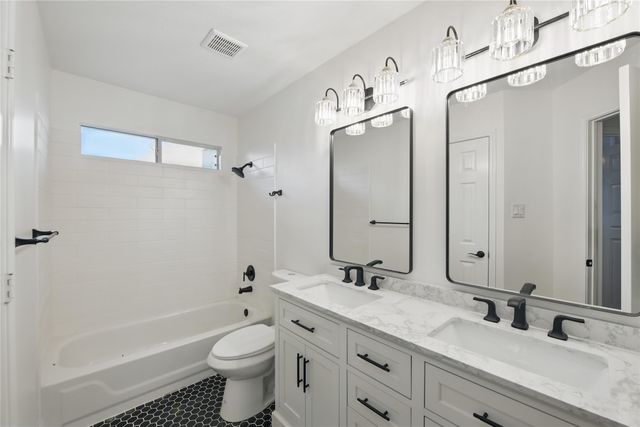 916 Sugarberry Lane, Flower Mound, TX 75028