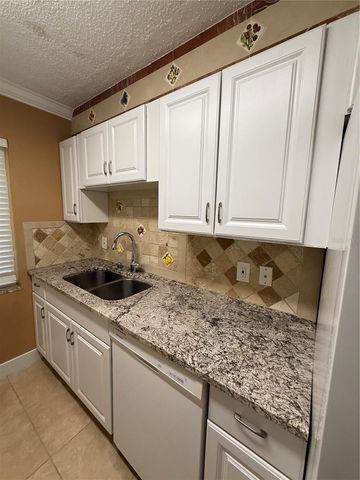 7509 PITCH PINE CIRCLE 121, Tampa, FL 33617