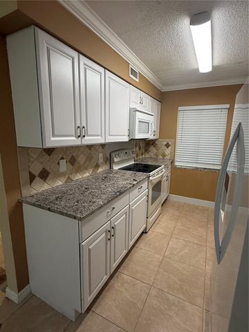 7509 PITCH PINE CIRCLE 121, Tampa, FL 33617