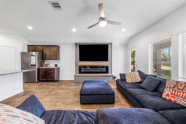 2906 Roman Forest Boulevard, New Caney, TX 77357