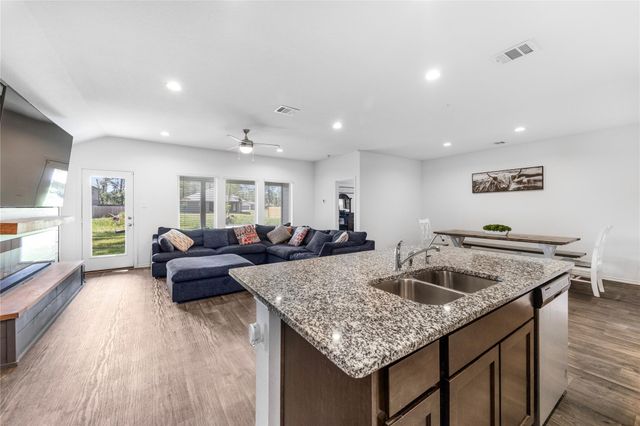 2906 Roman Forest Boulevard, New Caney, TX 77357