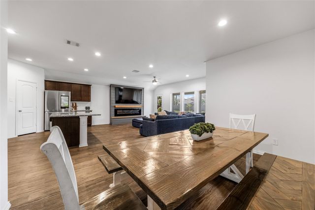 2906 Roman Forest Boulevard, New Caney, TX 77357