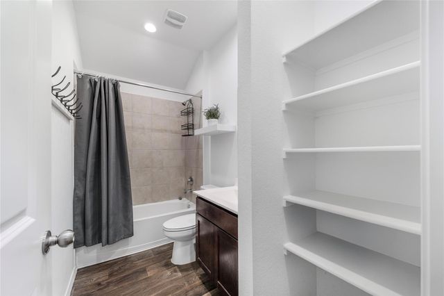 2906 Roman Forest Boulevard, New Caney, TX 77357