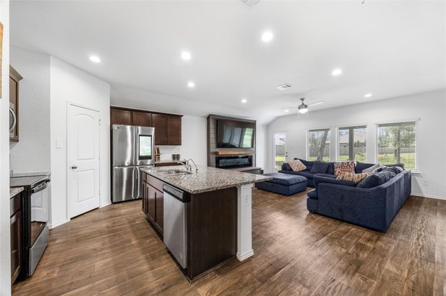 2906 Roman Forest Boulevard, New Caney, TX 77357