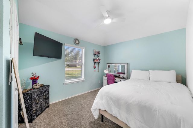 2906 Roman Forest Boulevard, New Caney, TX 77357