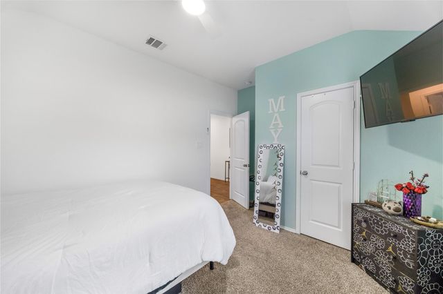 2906 Roman Forest Boulevard, New Caney, TX 77357