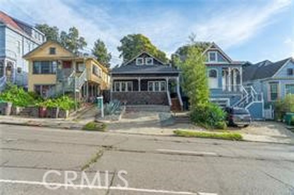 3520 Harrison Street, Oakland, CA 94611