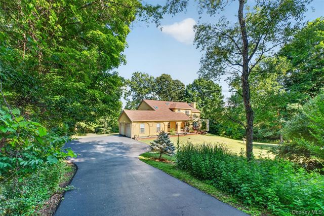5 Harvey Way, Newburgh, NY 12550