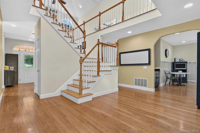 5 Harvey Way, Newburgh, NY 12550