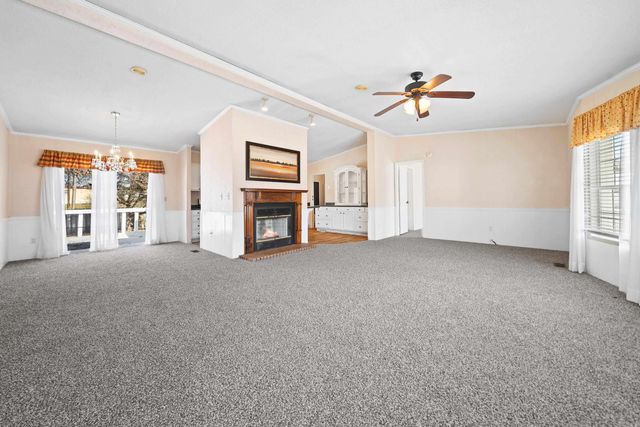 129 Century Cir, Hot Springs, AR 71913