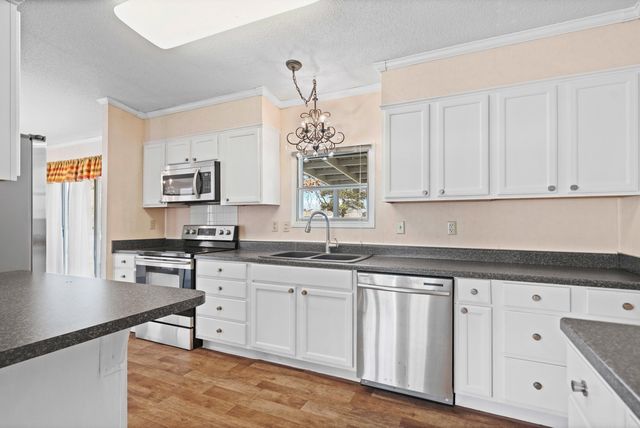 129 Century Cir, Hot Springs, AR 71913