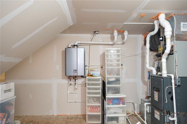 408 Independence Ln 211, Economy, PA 15042