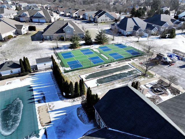 408 Independence Ln 211, Economy, PA 15042