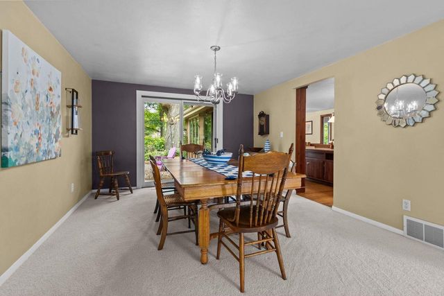 2663 WOODCREST DRIVE, Neenah, WI 54956