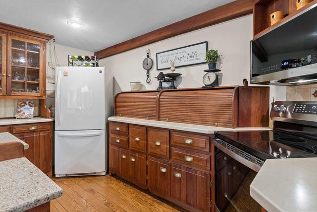 2663 WOODCREST DRIVE, Neenah, WI 54956