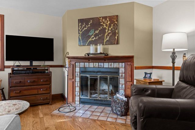 2663 WOODCREST DRIVE, Neenah, WI 54956