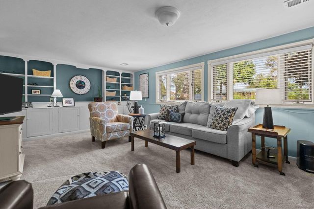 2663 WOODCREST DRIVE, Neenah, WI 54956