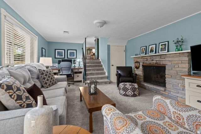 2663 WOODCREST DRIVE, Neenah, WI 54956