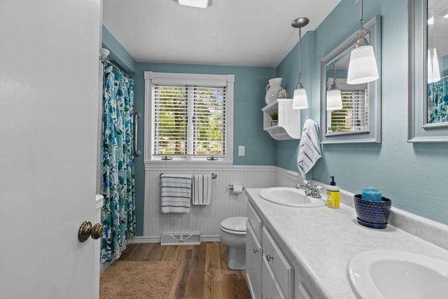 2663 WOODCREST DRIVE, Neenah, WI 54956