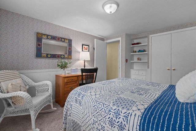 2663 WOODCREST DRIVE, Neenah, WI 54956