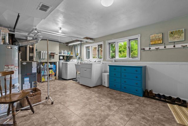2663 WOODCREST DRIVE, Neenah, WI 54956
