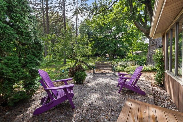 2663 WOODCREST DRIVE, Neenah, WI 54956
