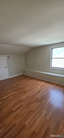 736 Savin Avenue 2R, West Haven, CT 06516