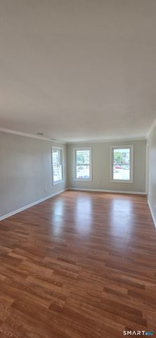 736 Savin Avenue 2R, West Haven, CT 06516