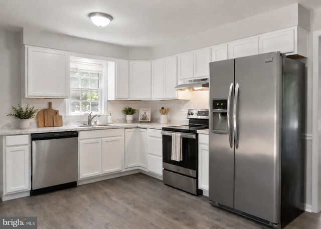 745 WHITE SANDS DR, Lusby, MD 20657