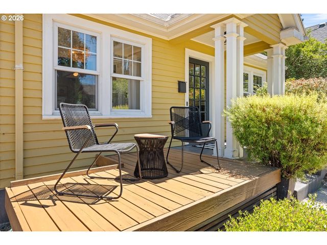7060 N KERBY Ave, Portland, OR 97217