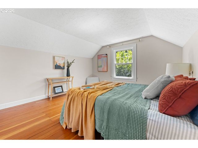 7060 N KERBY Ave, Portland, OR 97217