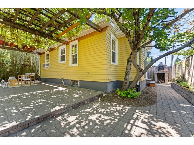 7060 N KERBY Ave, Portland, OR 97217