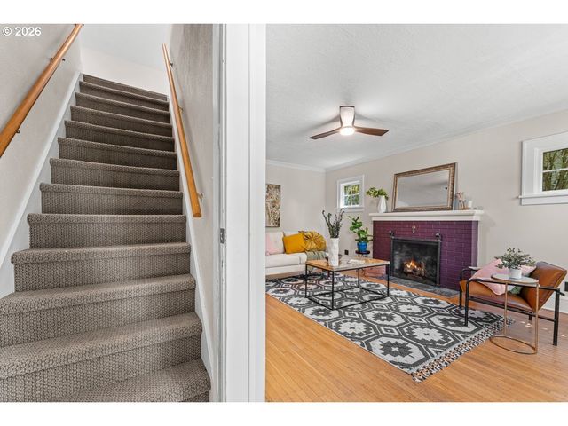 7060 N KERBY Ave, Portland, OR 97217
