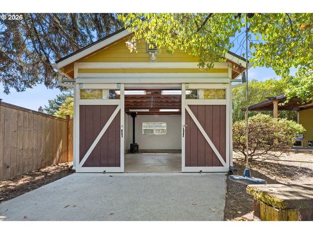 7060 N KERBY Ave, Portland, OR 97217