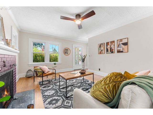 7060 N KERBY Ave, Portland, OR 97217