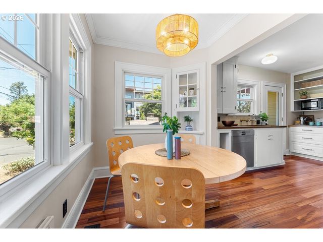 7060 N KERBY Ave, Portland, OR 97217