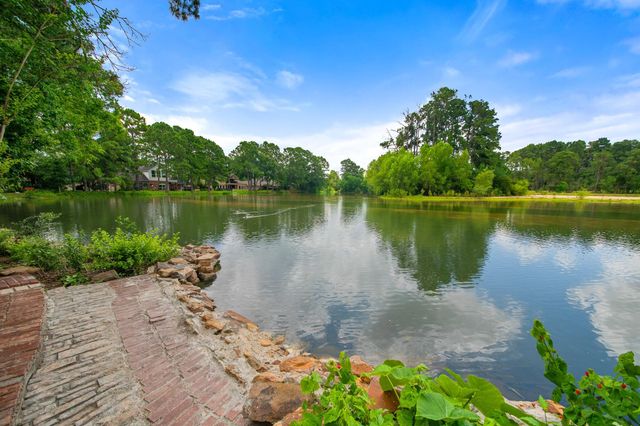 9515 Sotherloch Lake Drive, Spring, TX 77379