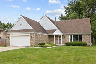 135 Encina Drive, Naperville, IL 60540